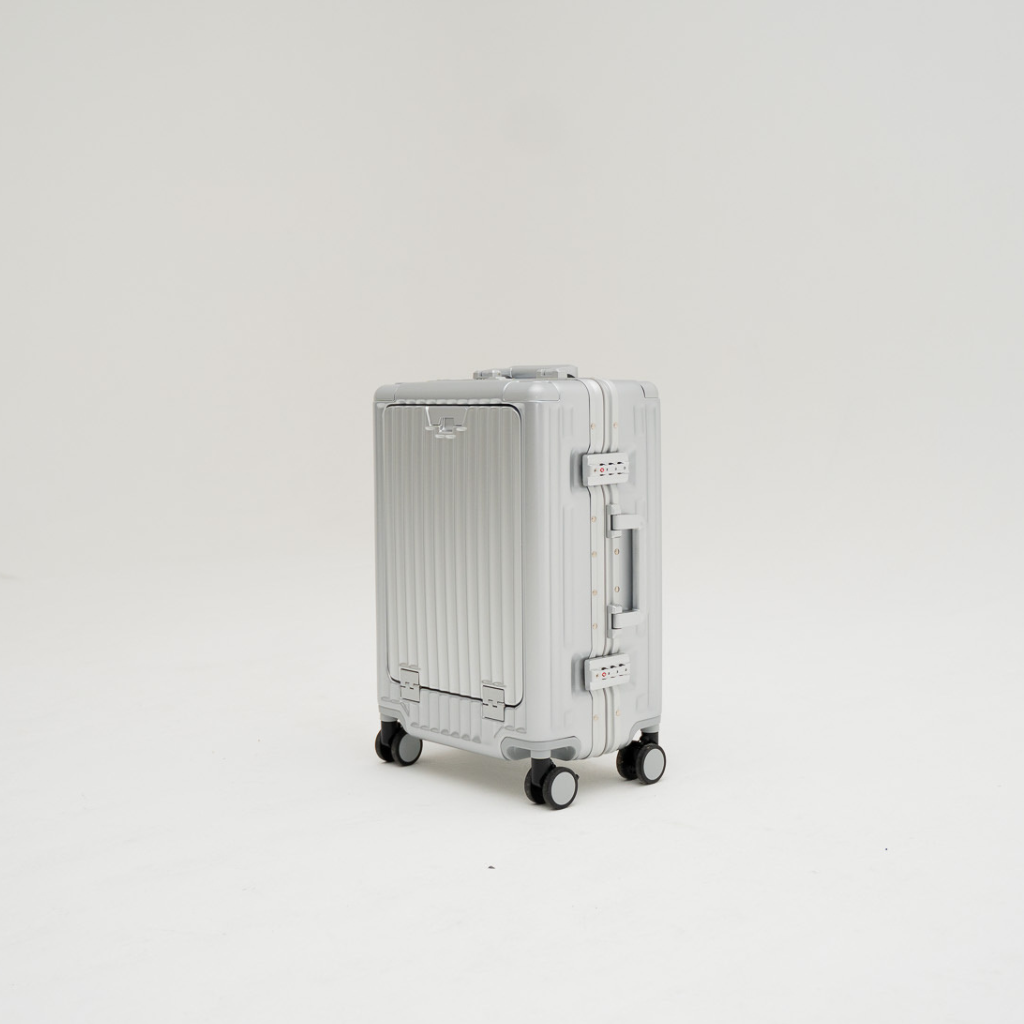 PRIME USB CHARGER SUITCASE | SILVER