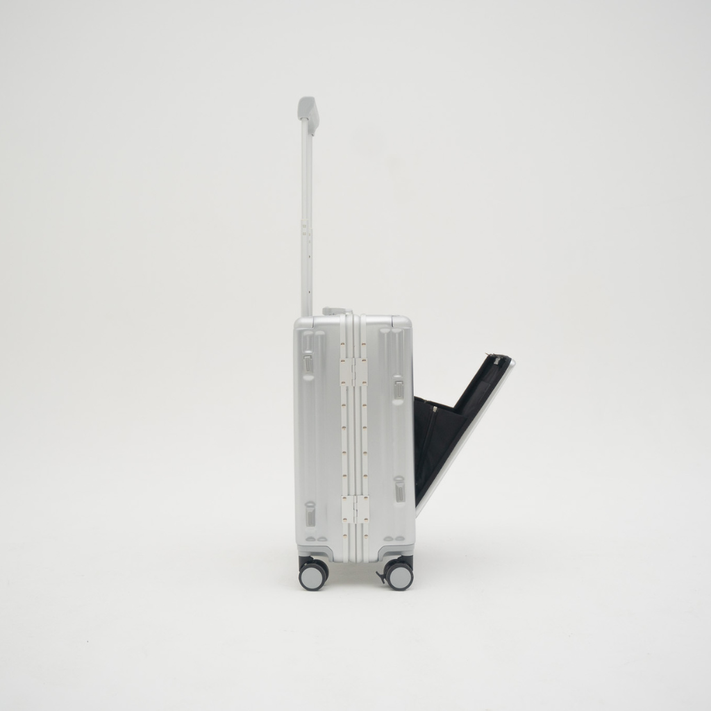 PRIME USB CHARGER SUITCASE | SILVER