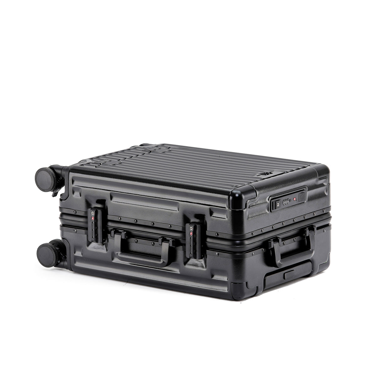 PRIME USB CHARGER SUITCASE | BLACK